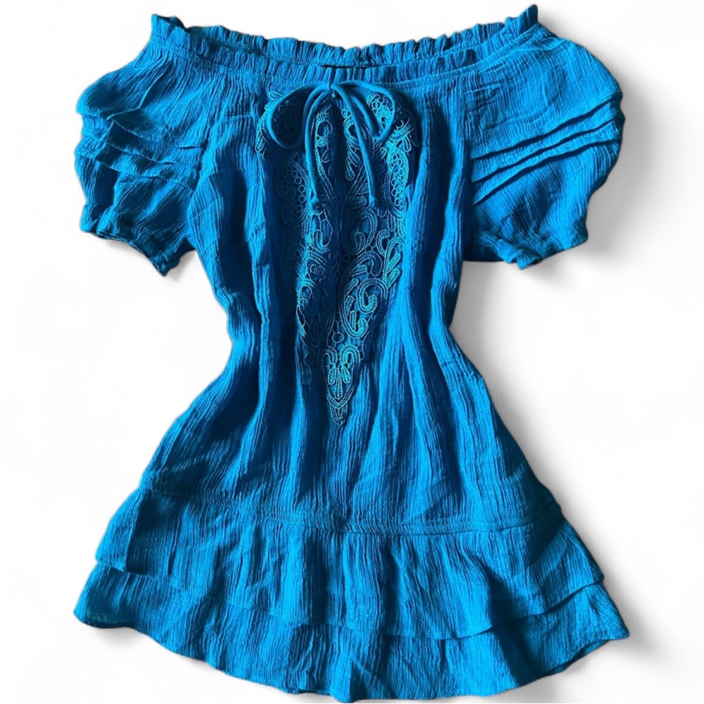 NWOT Iz Byer Y2K Drop Waist Turquoise Off-Shoulder Embroidered Blouse. Small.